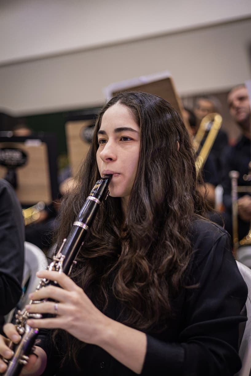 Patrícia Fernandes tocando clarinete